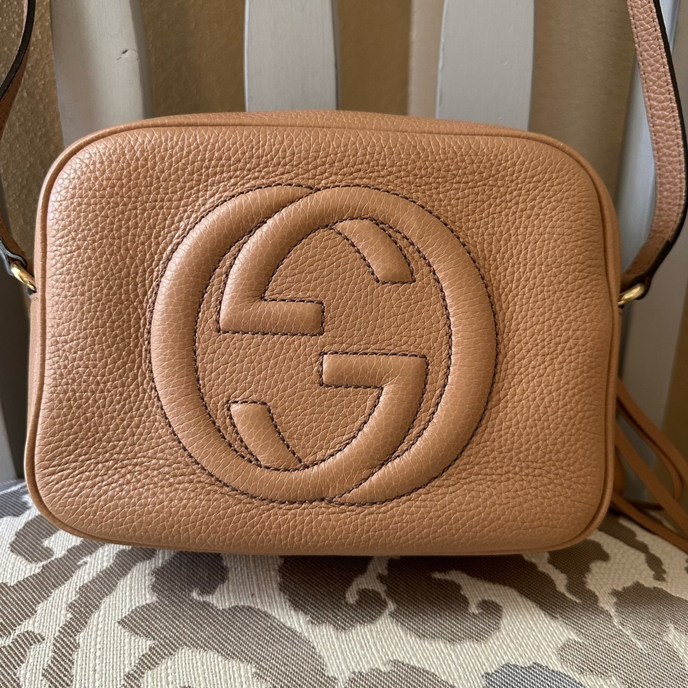 ‼️SOLD‼️ Gucci Soho Disco Bag Small Leather Camelia Beige Crossbody
